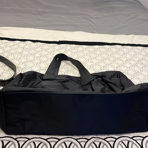 SALE!!! NWOT Charlie Bravo Tote / Travel bag 🔥🔥🤩🤩 - Picture 8 of 12